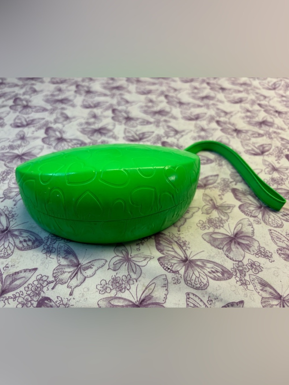 🌀🪽Green Heart-Embossed Clamshell Case
